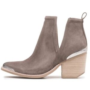 Jeffrey Campbell Cromwell Western Boots| Sz 7| Taupe, Coastal Cowgirl, Festival